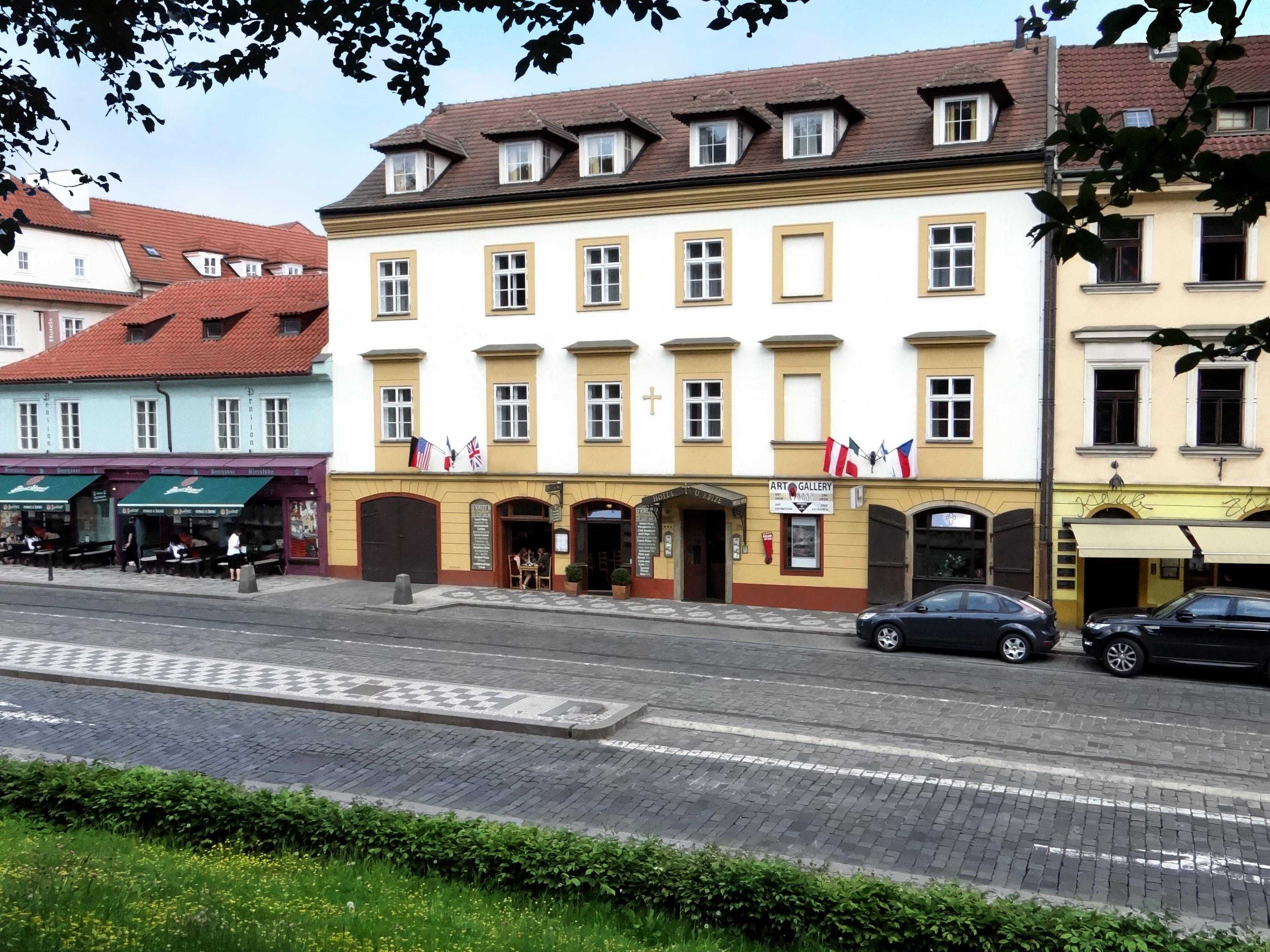 Hotel U Krize Praha Bagian luar foto