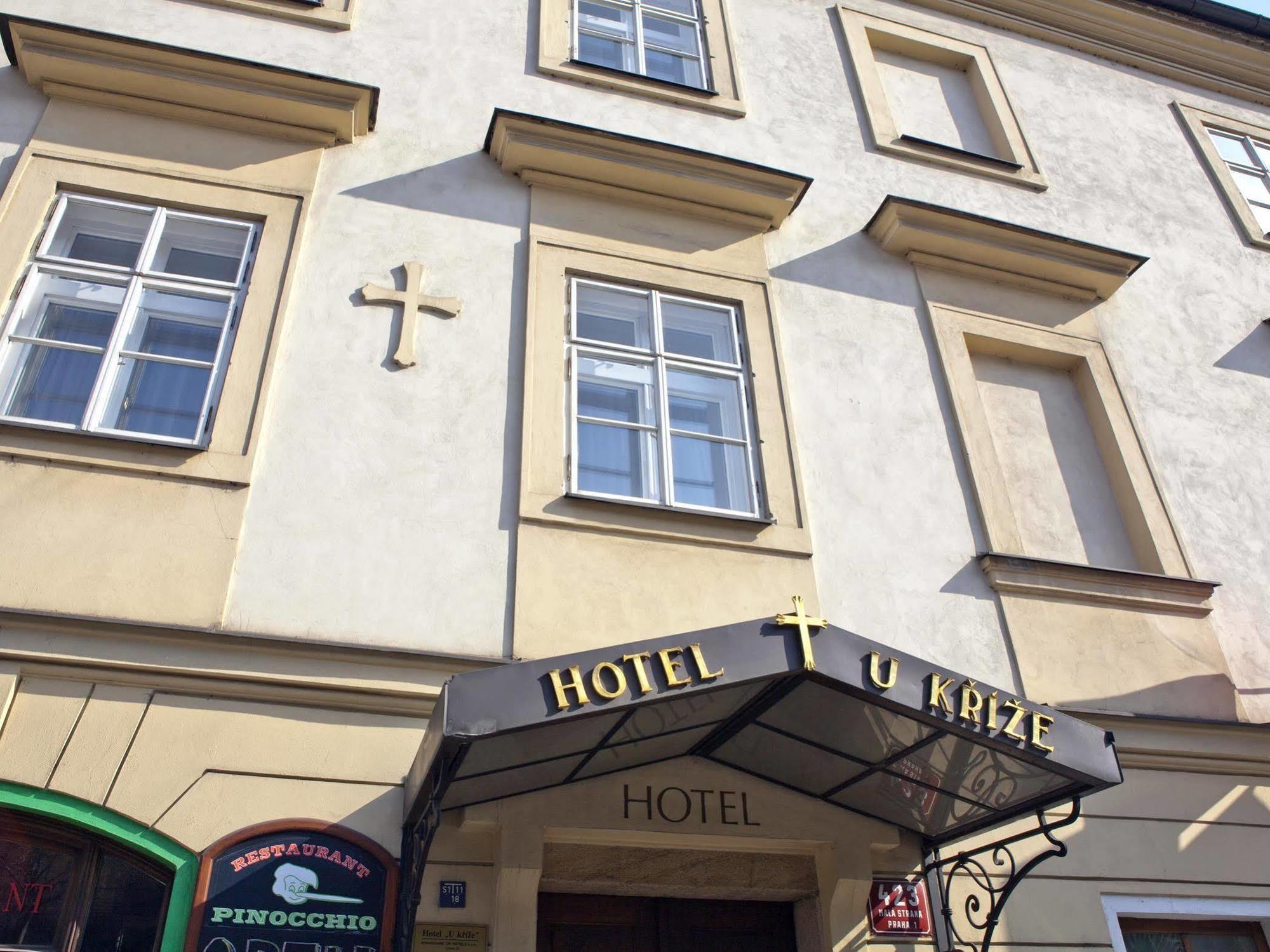 Hotel U Krize Praha Bagian luar foto